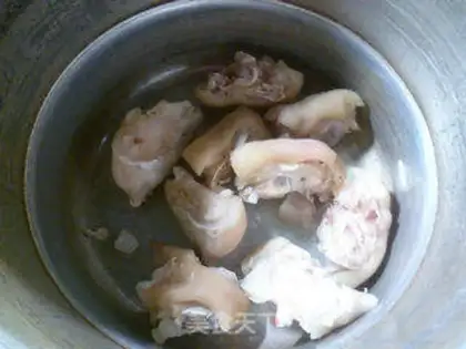 Make Piggy hoof step 1