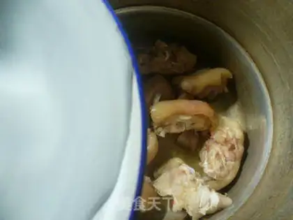 Make Piggy hoof step 3