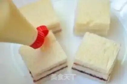 Make A jam sandwich step 5