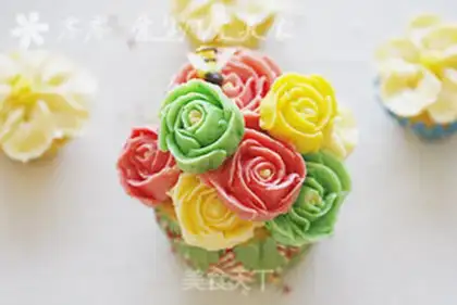 Make Rose and cupcakes step 0