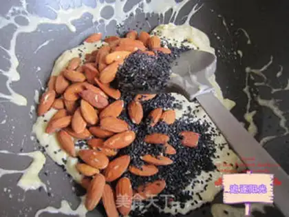 Make Black sesame almonds step 3