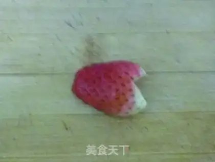 Make Strawberry cream cake step 2