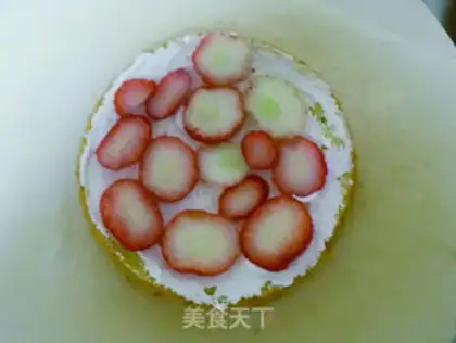 Make Strawberry cream cake step 5