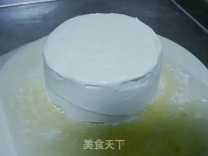 Make Strawberry cream cake step 8