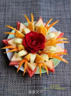 Make The fruit platter is so glamorous step 4