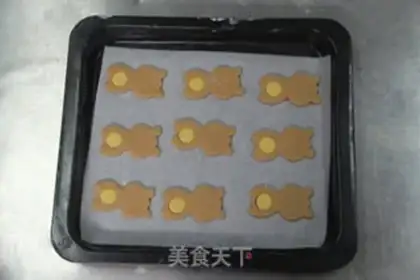 Make raccoon cookies step 7