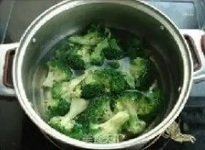 Make Fresh salad step 1
