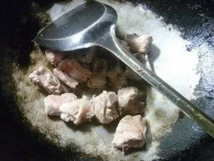 Make Snow pickles, bean ribs soup step 1