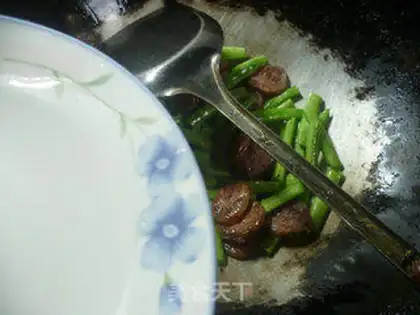 Make Spicy sausages and beans step 3