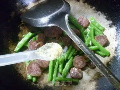 Make Spicy sausages and beans step 6