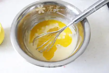 Make Banana Madeleine step 4