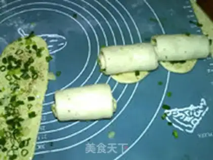 Make Onion pepper salt bean slag roll step 12