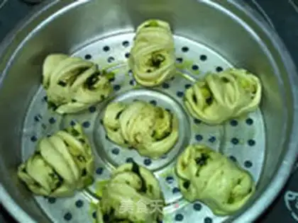 Make Onion pepper salt bean slag roll step 14