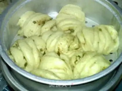 Make Onion pepper salt bean slag roll step 17