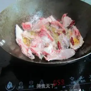 Make Dry pepper, fish head step 3