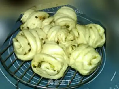 Make Onion pepper salt bean slag roll step 18
