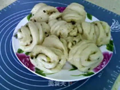 Make Onion pepper salt bean slag roll step 19
