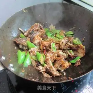 Make Dry pepper, fish head step 9