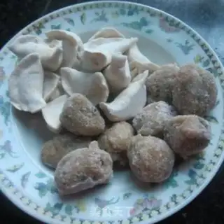 Make dumplingball soup step 0