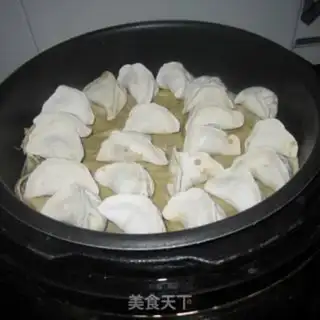 Make dumplingball soup step 1