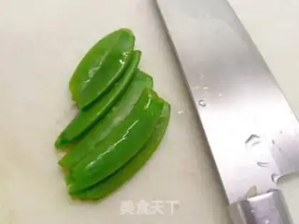 Make Fly-headed pretzels step 1