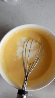 Make A yellow milk pie step 3