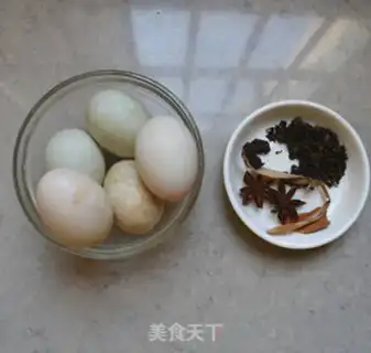 Make Five spicy tea eggs step 0