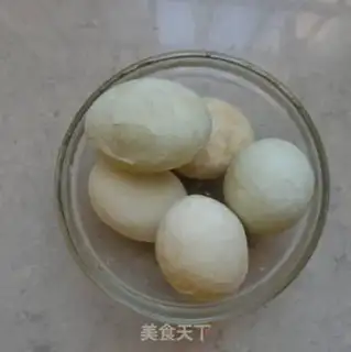 Make Five spicy tea eggs step 2