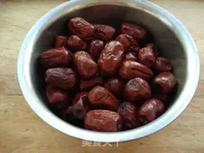 Make Sweet, sweet red dates step 0