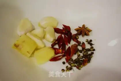 Make Spicy shrimp potato pot step 6