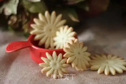 Make Flower cookies step 5
