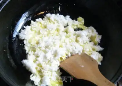Make A simple version of egg fried rice step 1