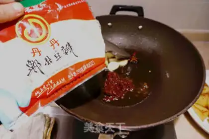 Make Spicy shrimp potato pot step 9