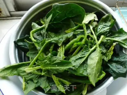 Make A spinach fan salad step 0
