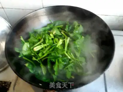 Make A spinach fan salad step 1
