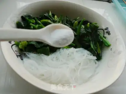 Make A spinach fan salad step 5