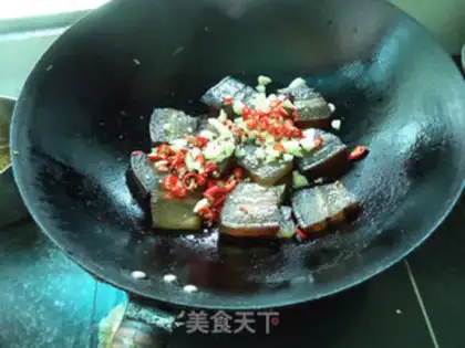 Make Spicy garlic pork step 5