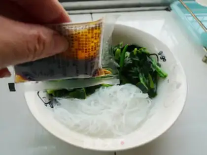 Make A spinach fan salad step 6