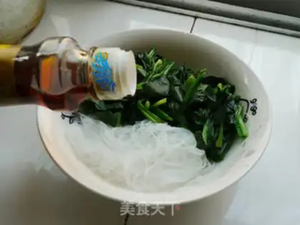 Make A spinach fan salad step 7