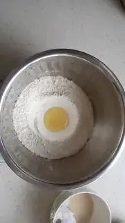 Make Strawberry pizza step 1