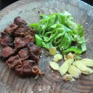 Make Blue pepper larvae step 1