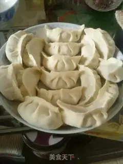 Make Celery mushroom dumplings step 2