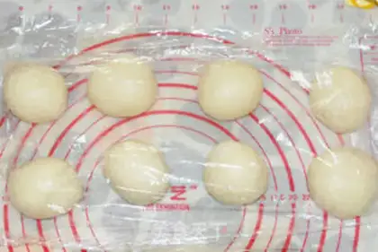 Make Mexican pine bun step 4