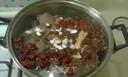 Make Homemade bone soup step 4