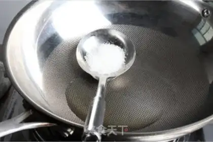 Make Red burning pig hoof step 4