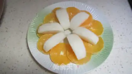 Make A happy fruit platter step 3