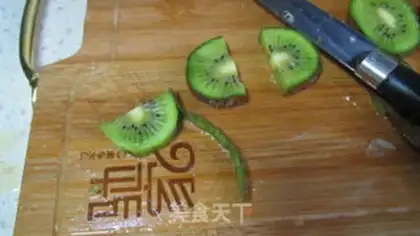 Make A happy fruit platter step 4