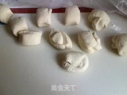 Make Shell pretzels step 6