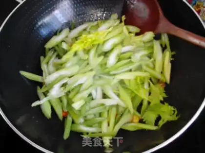 Make Celery fried chicken step 4