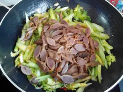 Make Celery fried chicken step 5